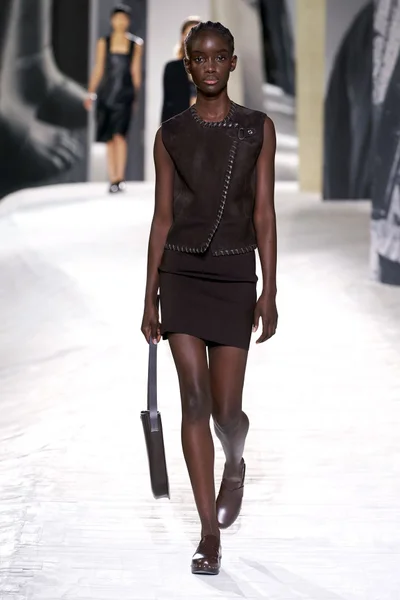 Look 37